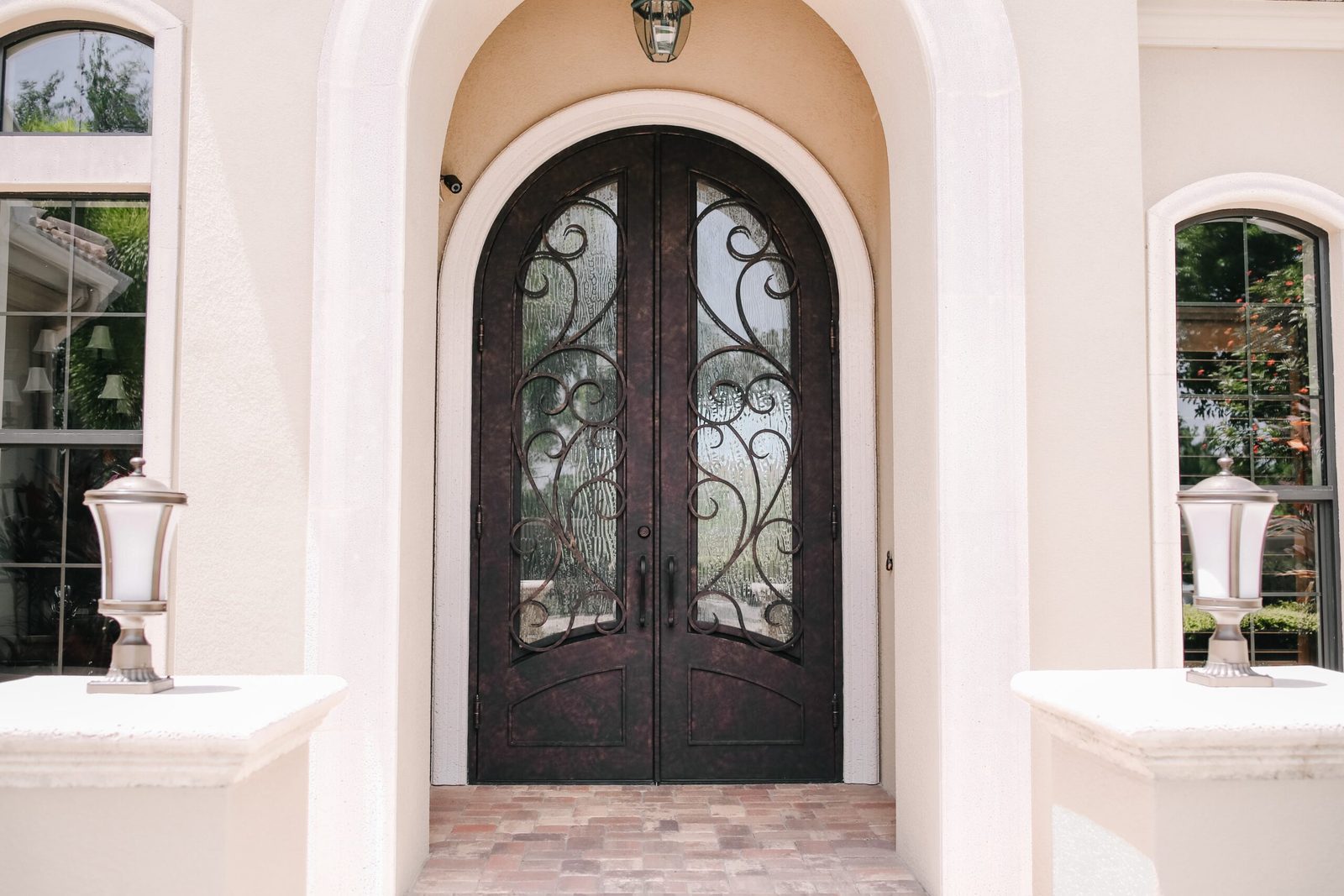 Traditional iron door — Double, full scroll